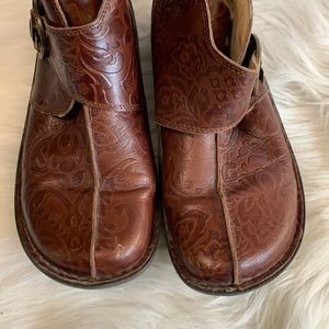 Alegria booties